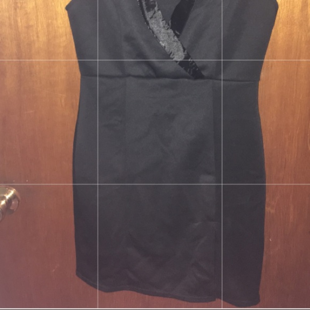 Free with purchase of $40 or more Sexy black dress - Picture 5 of 5